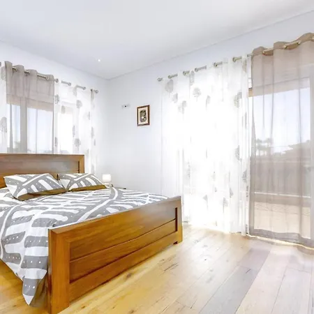 Elegant Summer Family Spacious House