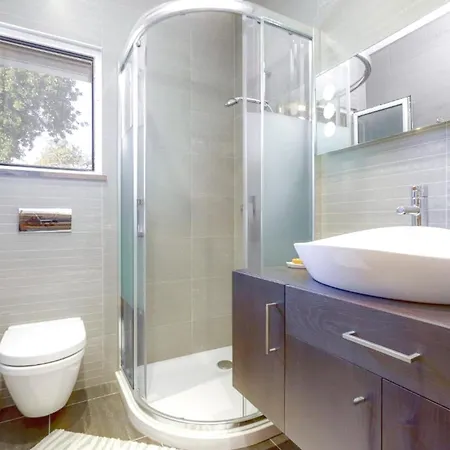 Elegant Summer Family Spacious House 度假居