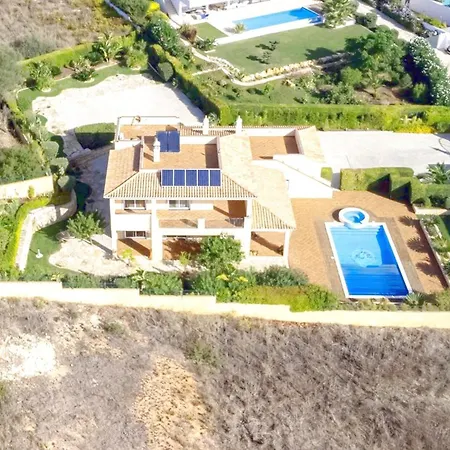 Elegant Summer Family Spacious House * 拉哥斯