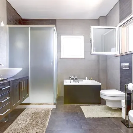 度假居 Elegant Summer Family Spacious House